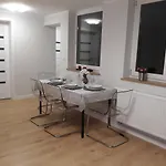 דירה Z Prywatna Sauna Lub Antresola רדה